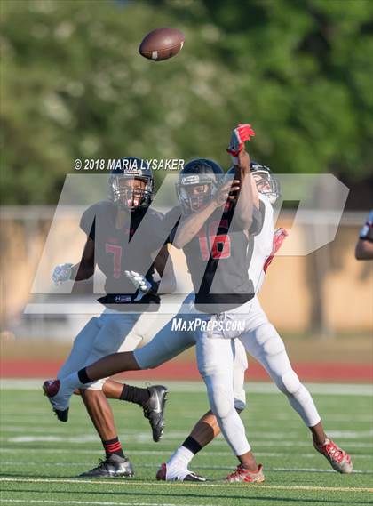 Thumbnail 1 in Langham Creek Spring Game (Black vs. White) photogallery.