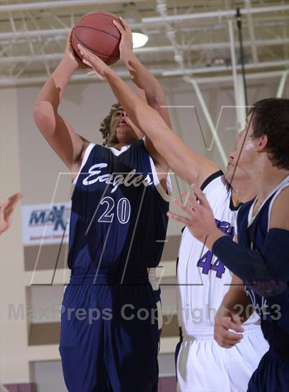 Thumbnail 3 in Shadow Hills vs. Desert Chapel (MaxPreps Holiday Classic) photogallery.