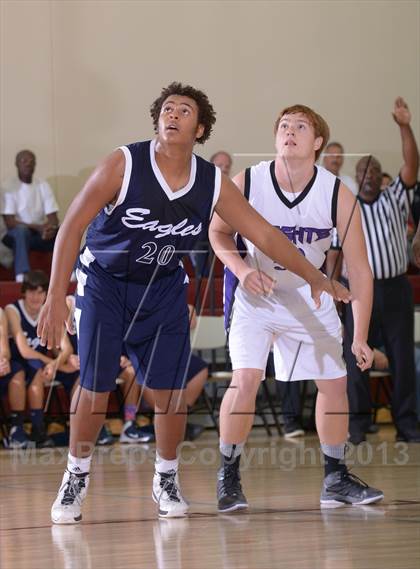 Thumbnail 3 in Shadow Hills vs. Desert Chapel (MaxPreps Holiday Classic) photogallery.