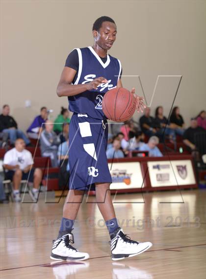 Thumbnail 1 in Shadow Hills vs. Desert Chapel (MaxPreps Holiday Classic) photogallery.