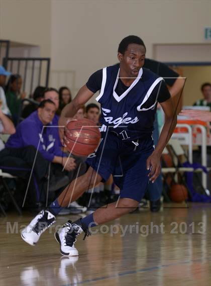 Thumbnail 3 in Shadow Hills vs. Desert Chapel (MaxPreps Holiday Classic) photogallery.