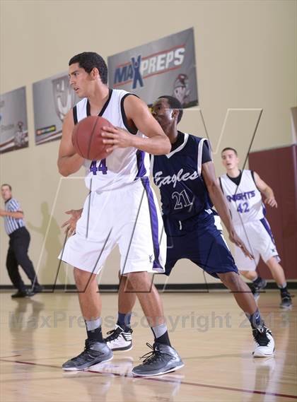 Thumbnail 3 in Shadow Hills vs. Desert Chapel (MaxPreps Holiday Classic) photogallery.