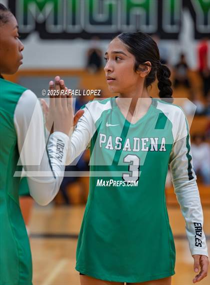 Thumbnail 2 in Langham Creek vs. Pasadena photogallery.