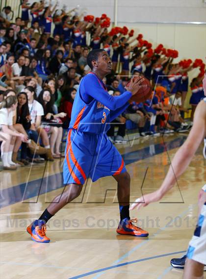 Thumbnail 3 in Santa Teresa vs. Bellarmine (CIF CCS D1 Final) photogallery.