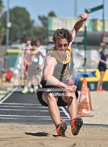 Thumbnail 3 in Northeast Valley Invitational (Field Events) photogallery.
