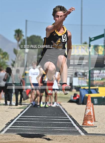 Thumbnail 1 in Northeast Valley Invitational (Field Events) photogallery.