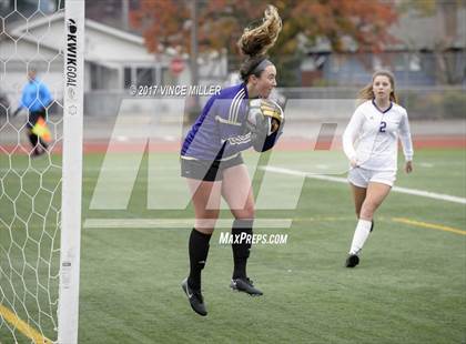 Thumbnail 1 in Kennedy Catholic vs Puyallup (WIAA District Playoff) photogallery.