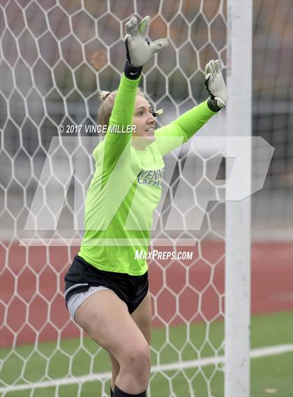 Thumbnail 2 in Kennedy Catholic vs Puyallup (WIAA District Playoff) photogallery.