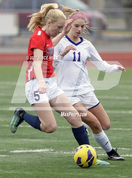 Thumbnail 2 in Kennedy Catholic vs Puyallup (WIAA District Playoff) photogallery.