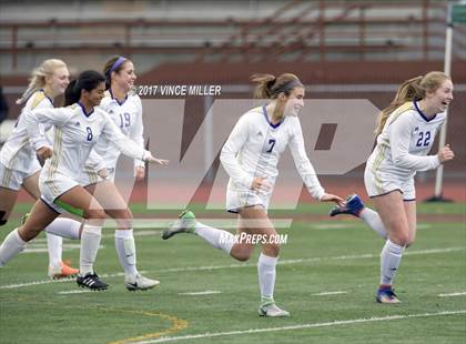 Thumbnail 1 in Kennedy Catholic vs Puyallup (WIAA District Playoff) photogallery.