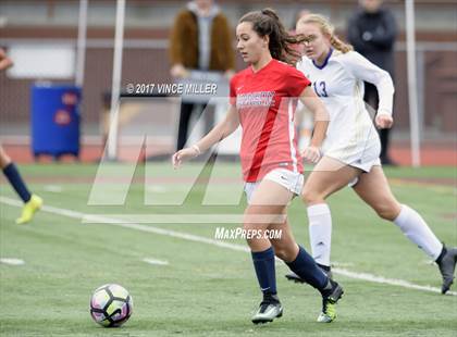 Thumbnail 1 in Kennedy Catholic vs Puyallup (WIAA District Playoff) photogallery.
