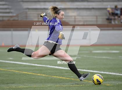 Thumbnail 3 in Kennedy Catholic vs Puyallup (WIAA District Playoff) photogallery.