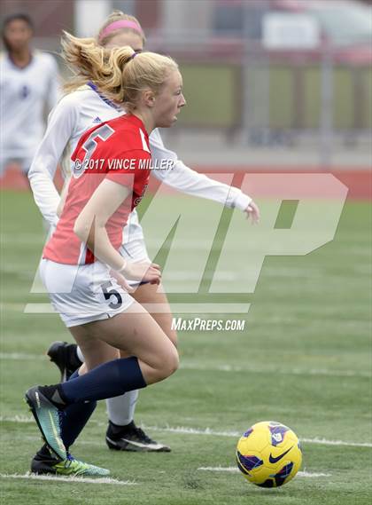 Thumbnail 1 in Kennedy Catholic vs Puyallup (WIAA District Playoff) photogallery.