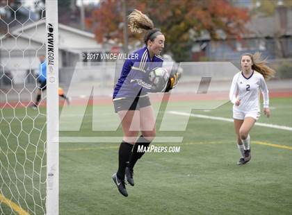 Thumbnail 3 in Kennedy Catholic vs Puyallup (WIAA District Playoff) photogallery.