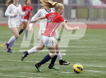 Thumbnail 3 in Kennedy Catholic vs Puyallup (WIAA District Playoff) photogallery.