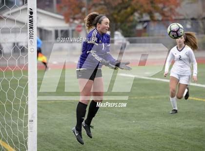 Thumbnail 2 in Kennedy Catholic vs Puyallup (WIAA District Playoff) photogallery.