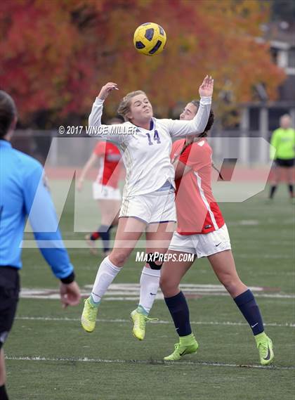 Thumbnail 3 in Kennedy Catholic vs Puyallup (WIAA District Playoff) photogallery.