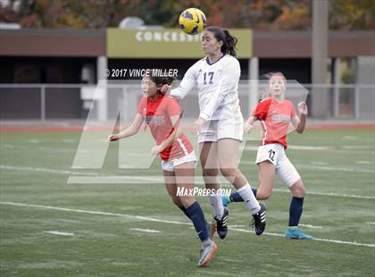 Thumbnail 2 in Kennedy Catholic vs Puyallup (WIAA District Playoff) photogallery.