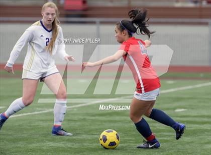 Thumbnail 1 in Kennedy Catholic vs Puyallup (WIAA District Playoff) photogallery.