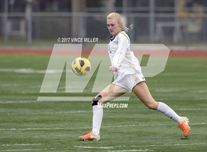Thumbnail 1 in Kennedy Catholic vs Puyallup (WIAA District Playoff) photogallery.