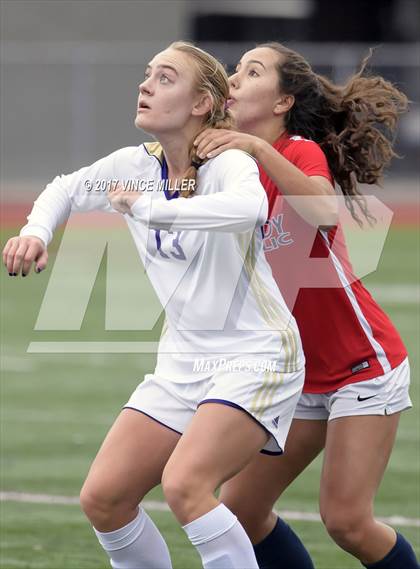 Thumbnail 1 in Kennedy Catholic vs Puyallup (WIAA District Playoff) photogallery.