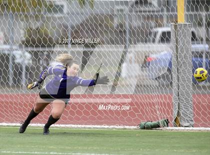 Thumbnail 2 in Kennedy Catholic vs Puyallup (WIAA District Playoff) photogallery.
