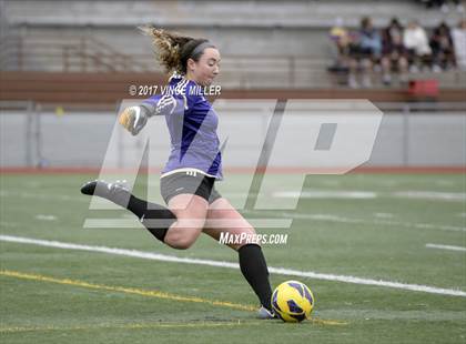 Thumbnail 1 in Kennedy Catholic vs Puyallup (WIAA District Playoff) photogallery.