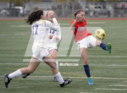 Thumbnail 1 in Kennedy Catholic vs Puyallup (WIAA District Playoff) photogallery.