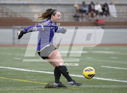 Thumbnail 2 in Kennedy Catholic vs Puyallup (WIAA District Playoff) photogallery.