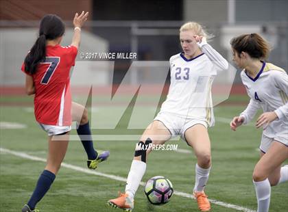 Thumbnail 2 in Kennedy Catholic vs Puyallup (WIAA District Playoff) photogallery.