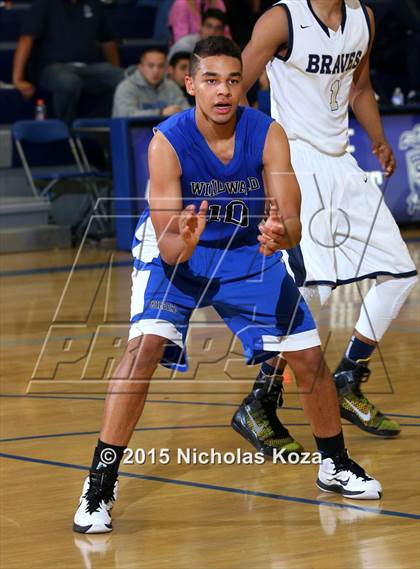 Thumbnail 3 in Windward vs. St. John Bosco photogallery.