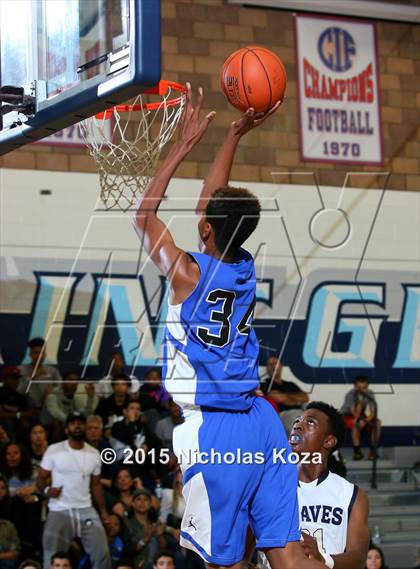 Thumbnail 2 in Windward vs. St. John Bosco photogallery.
