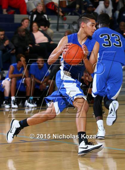 Thumbnail 2 in Windward vs. St. John Bosco photogallery.