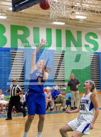 Thumbnail 3 in Robinson vs. Seton photogallery.
