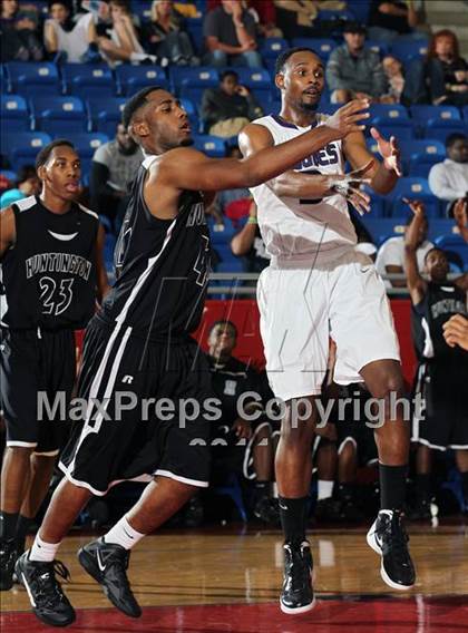 Thumbnail 1 in Crowley vs. Huntington (Thanksgiving Hoofest) photogallery.