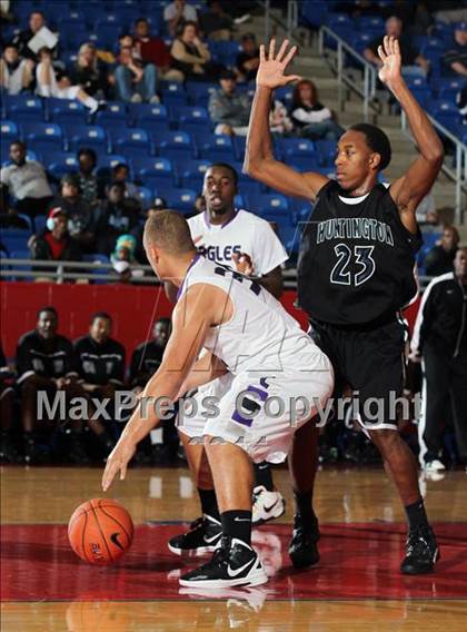 Thumbnail 2 in Crowley vs. Huntington (Thanksgiving Hoofest) photogallery.