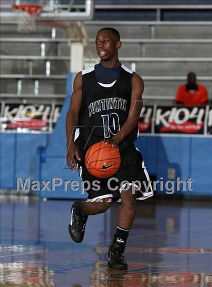 Thumbnail 2 in Crowley vs. Huntington (Thanksgiving Hoofest) photogallery.
