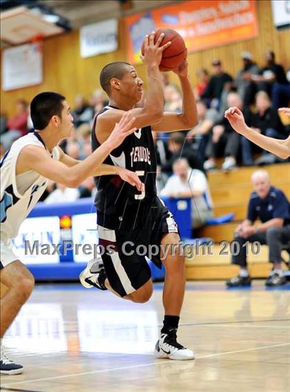 Thumbnail 2 in Woodcreek vs Oakmont (Rocklin Holiday Tournament) photogallery.