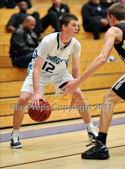Thumbnail 2 in Woodcreek vs Oakmont (Rocklin Holiday Tournament) photogallery.