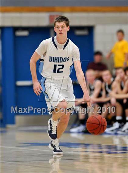 Thumbnail 3 in Woodcreek vs Oakmont (Rocklin Holiday Tournament) photogallery.