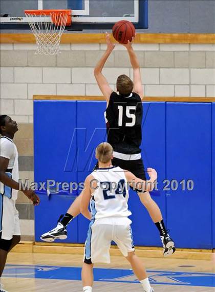 Thumbnail 2 in Woodcreek vs Oakmont (Rocklin Holiday Tournament) photogallery.