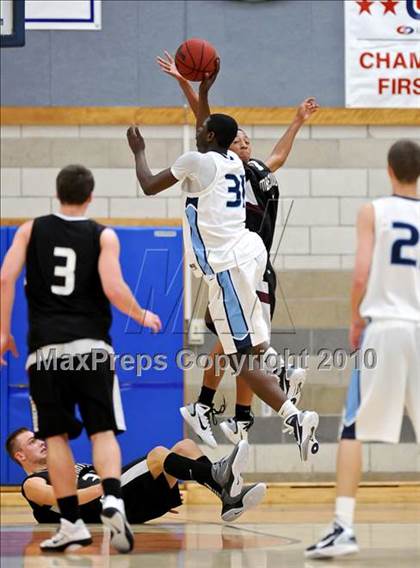 Thumbnail 1 in Woodcreek vs Oakmont (Rocklin Holiday Tournament) photogallery.