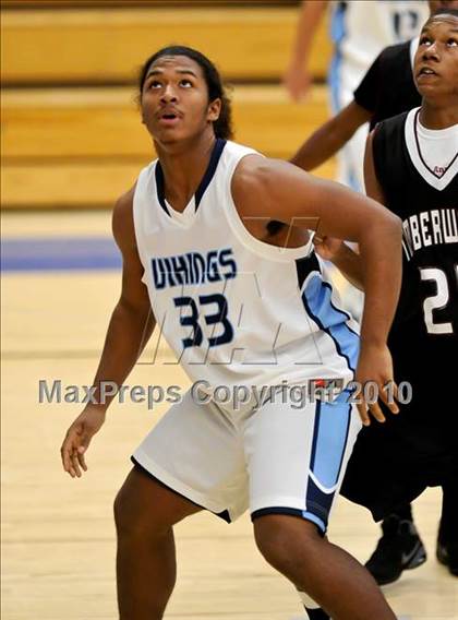 Thumbnail 2 in Woodcreek vs Oakmont (Rocklin Holiday Tournament) photogallery.