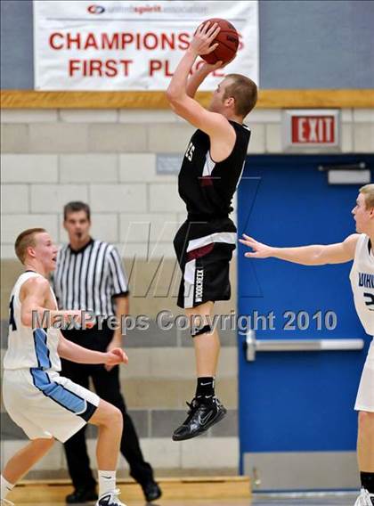 Thumbnail 2 in Woodcreek vs Oakmont (Rocklin Holiday Tournament) photogallery.