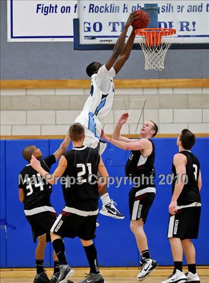 Thumbnail 2 in Woodcreek vs Oakmont (Rocklin Holiday Tournament) photogallery.