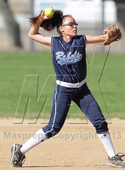 Thumbnail 1 in Antelope Valley vs. Quartz Hill JV (Hi Desert Classic) photogallery.