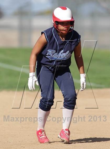 Thumbnail 3 in Antelope Valley vs. Quartz Hill JV (Hi Desert Classic) photogallery.