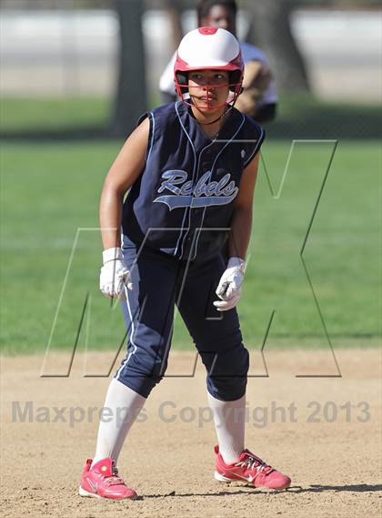 Thumbnail 3 in Antelope Valley vs. Quartz Hill JV (Hi Desert Classic) photogallery.