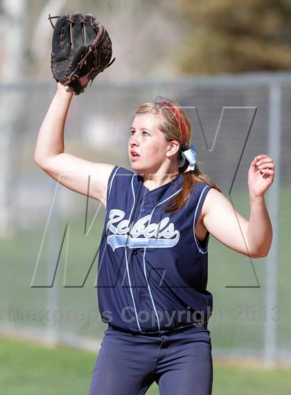 Thumbnail 3 in Antelope Valley vs. Quartz Hill JV (Hi Desert Classic) photogallery.