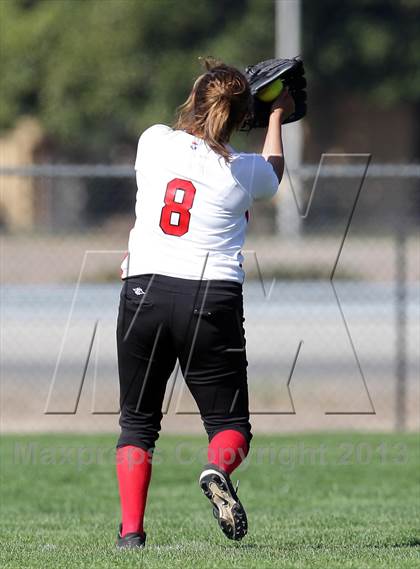 Thumbnail 3 in Antelope Valley vs. Quartz Hill JV (Hi Desert Classic) photogallery.